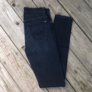 Like new 7 For All Mankind skinny jeans
